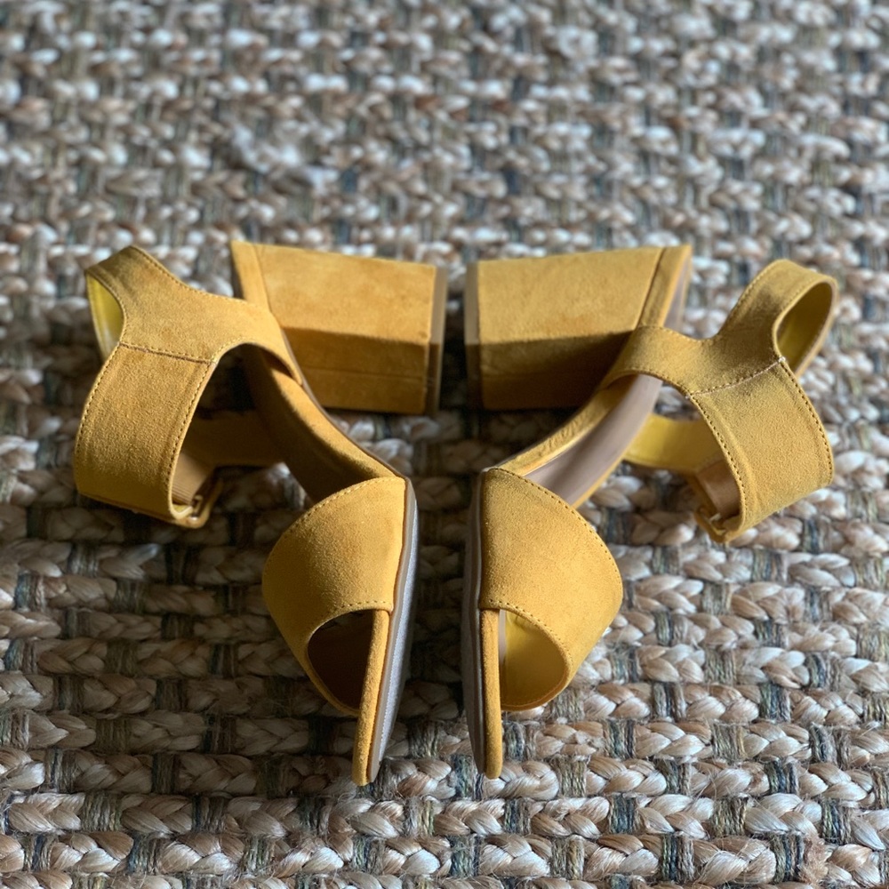 Open Toe Chunky Block Heel with Buckle - Picture 8 of 8